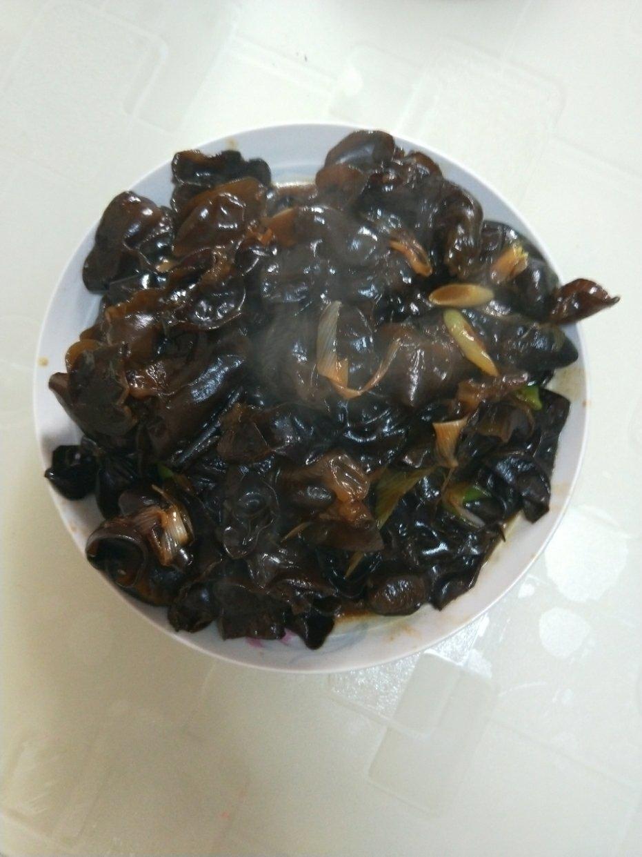 葱烧木耳