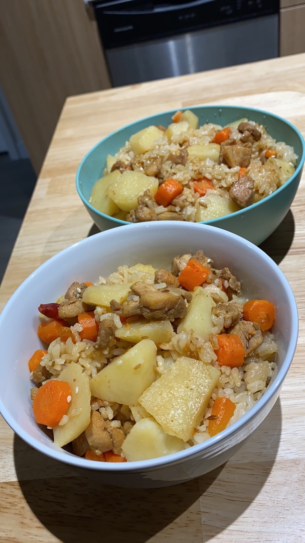 适合懒人的土豆鸡肉焖饭