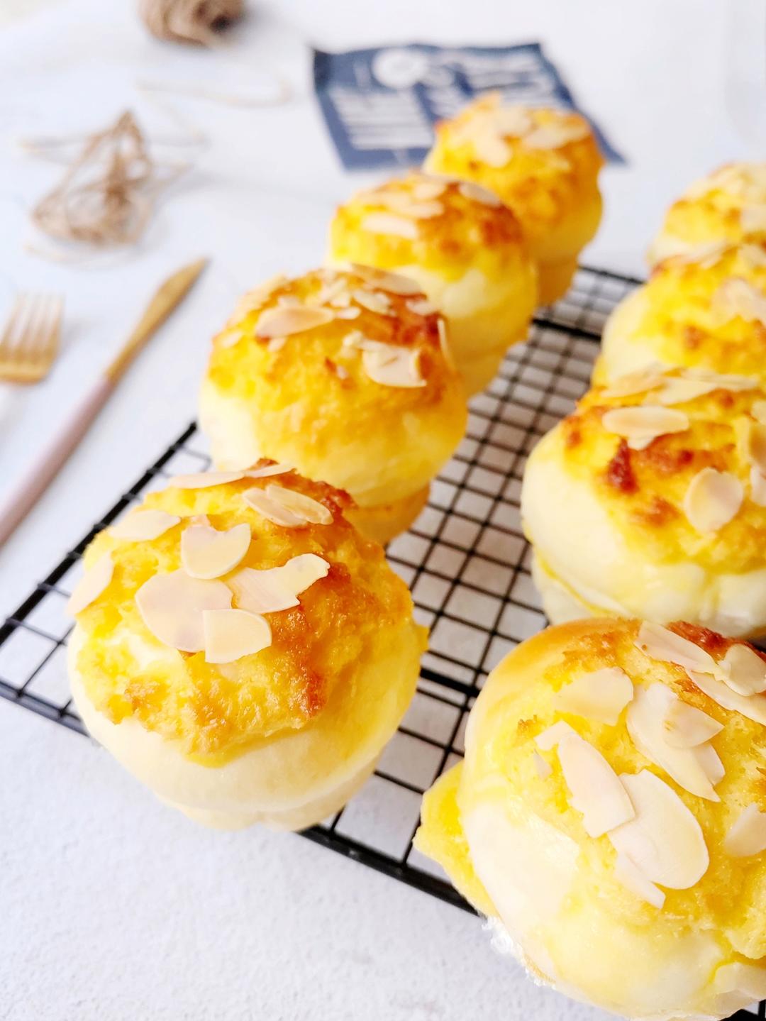 椰蓉酱乳酪餐包