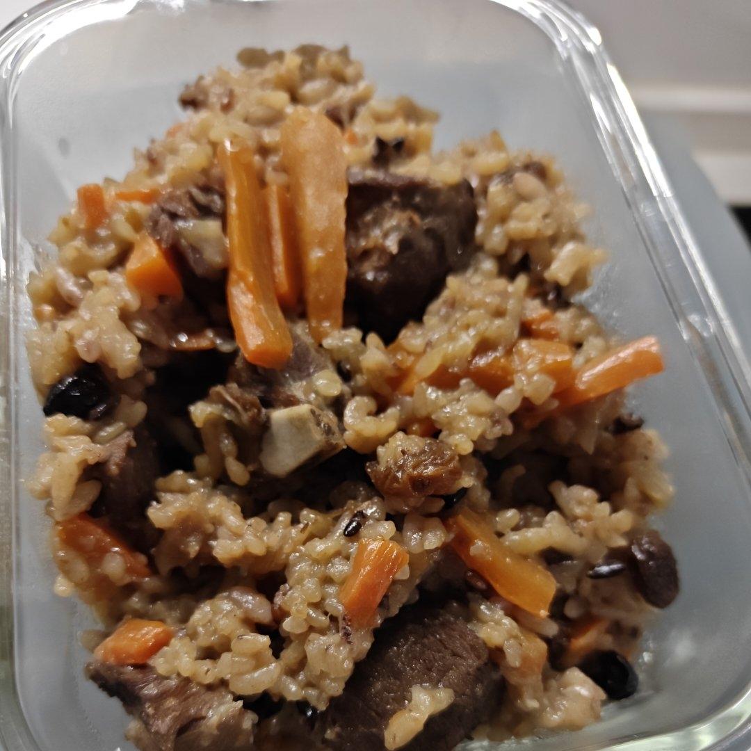新疆羊排手抓饭