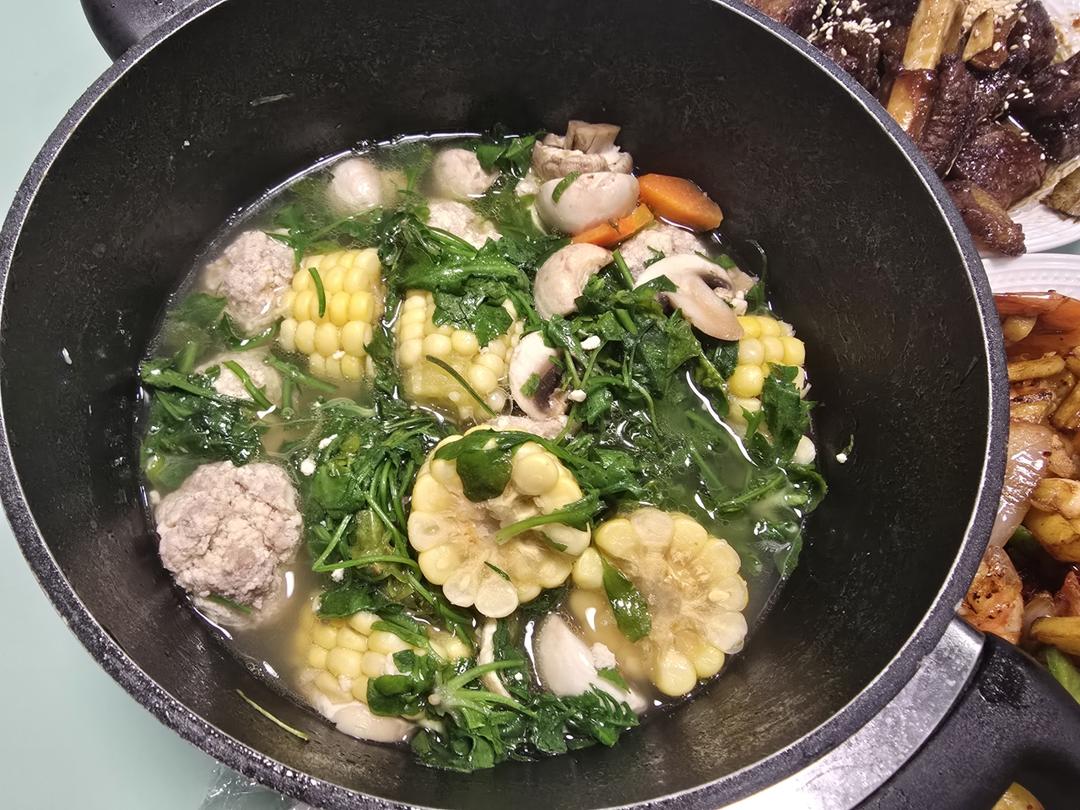 荠菜豆腐丸子汤