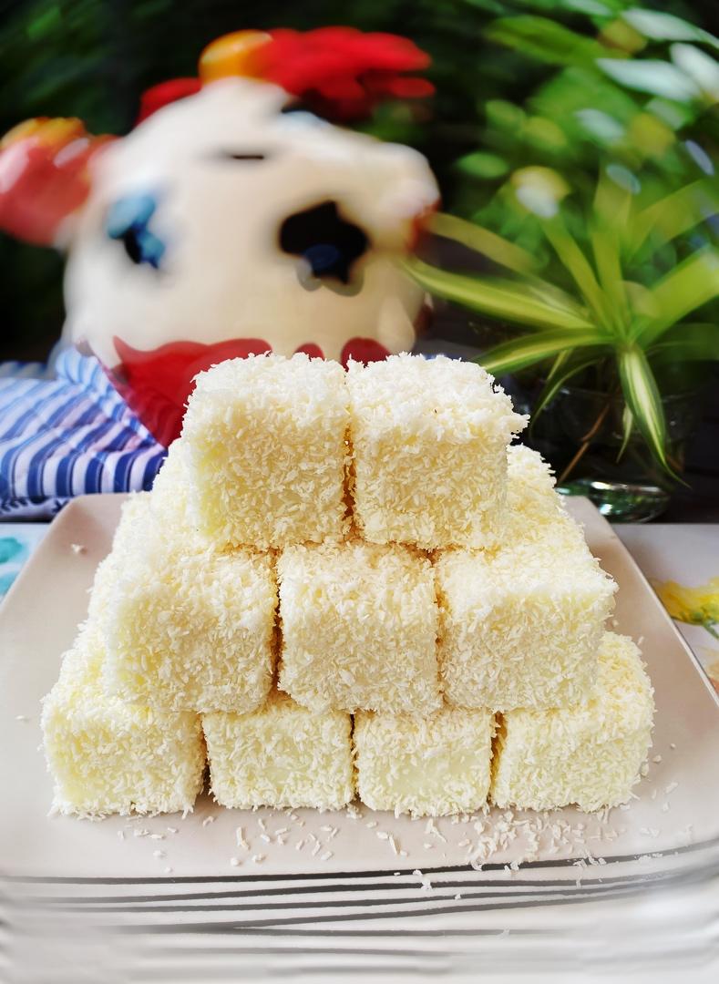 林腊梅做的椰丝牛奶小方