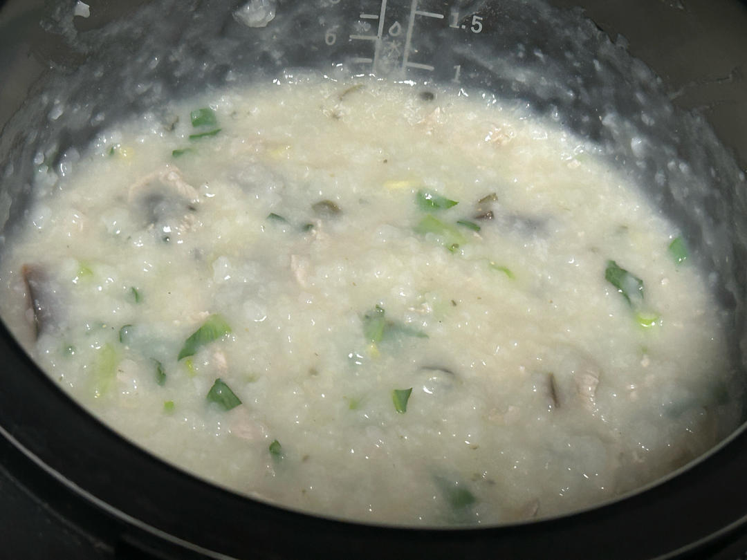 堂妈小厨——超好喝的皮蛋瘦肉粥