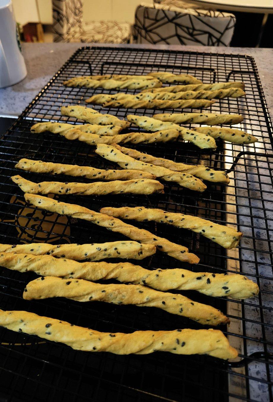 手指饼干芝麻阿拉棒