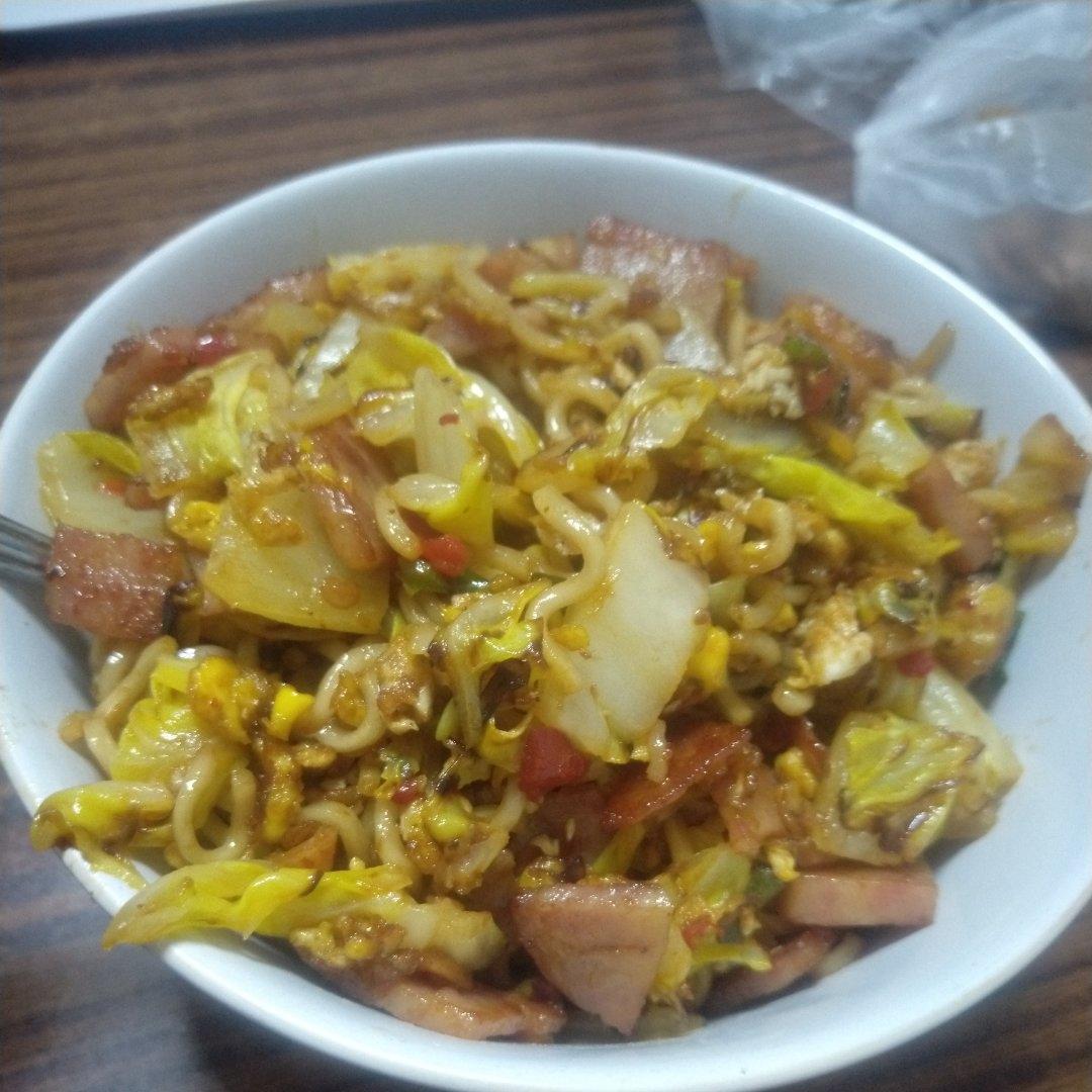 秒杀路边摊的炒方便面