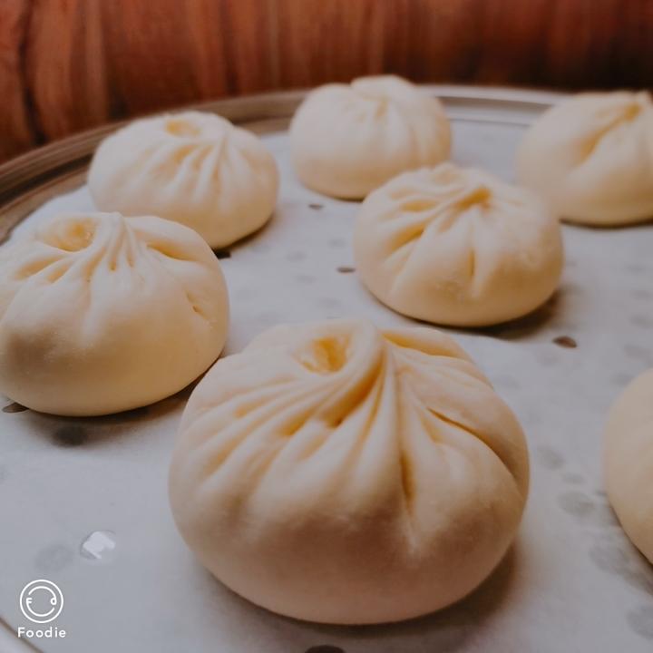 松软多汁的肉包子