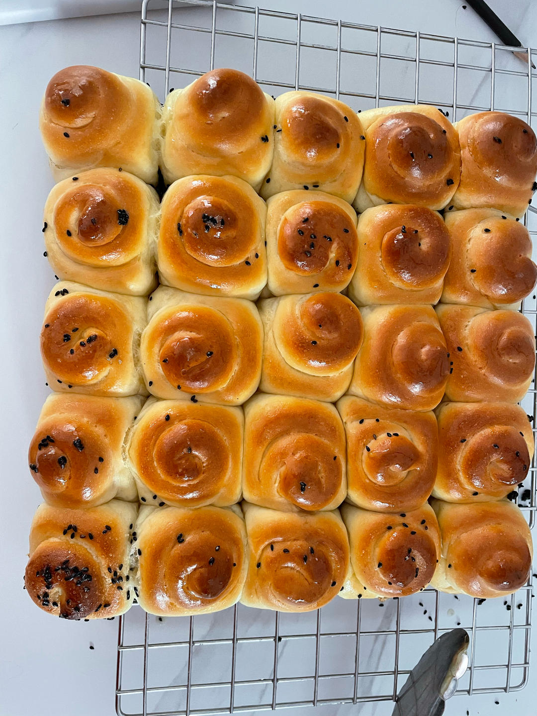 被邻居追着问的蜂蜜脆底小面包｜好吃到停不下来