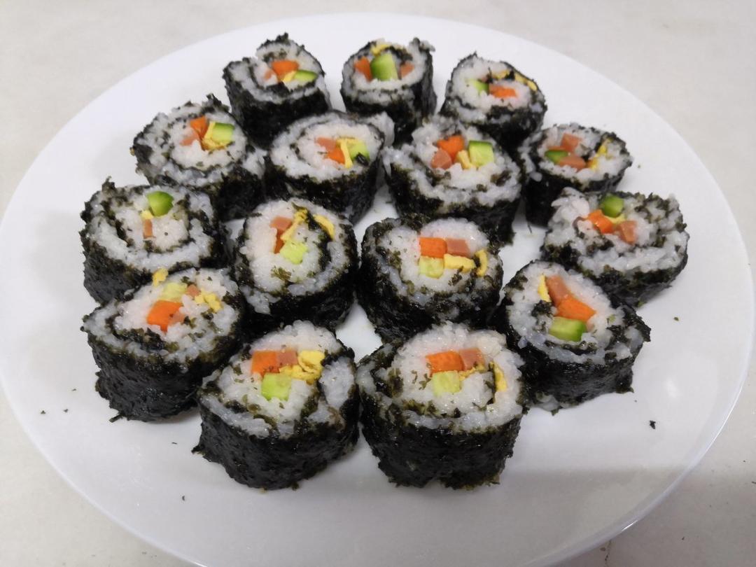 紫菜卷寿司