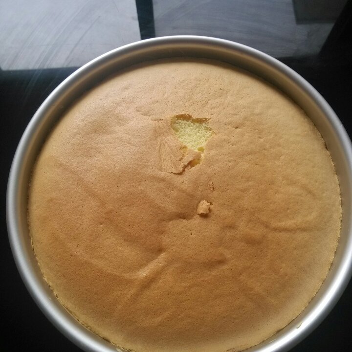 不粘模超完美戚风蛋糕--不塌不缩不开裂