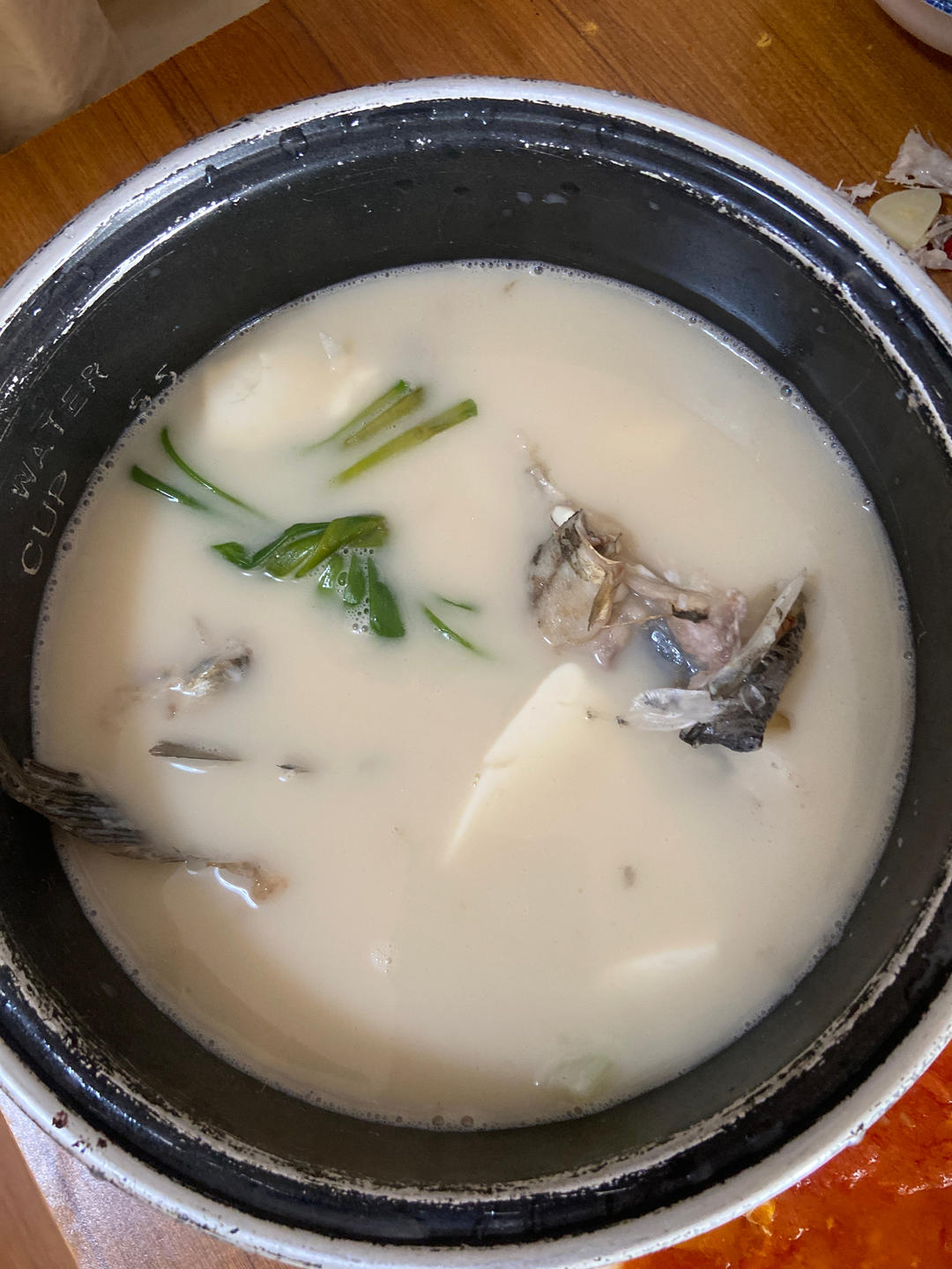 鱼头豆腐汤