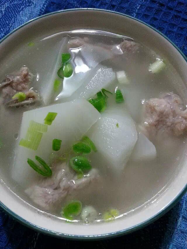 排骨萝卜汤---秋冬养生汤的做法