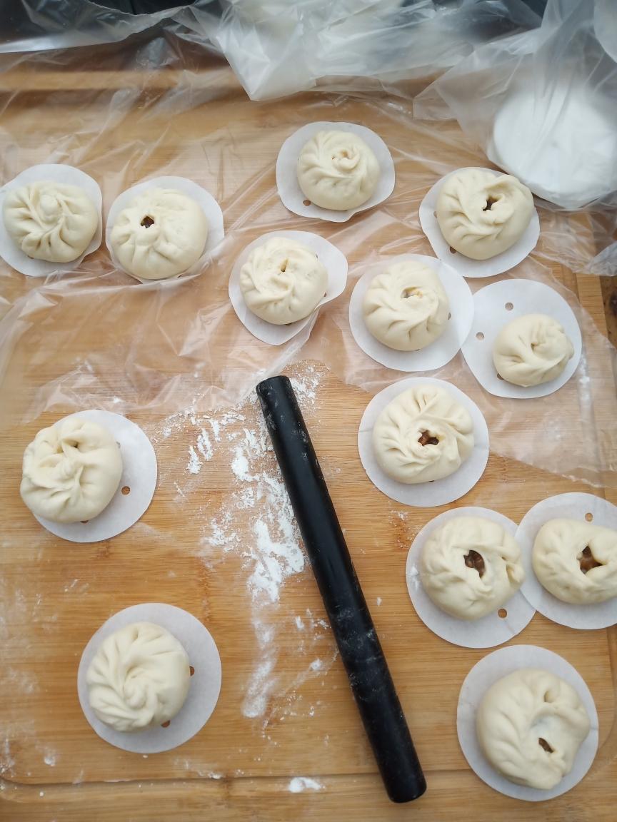 云朵般松软爆浆蜜汁叉烧包