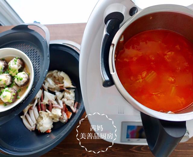 一锅三菜：蔬菜汤+清蒸梭子蟹+冬菇肉末蒸鹌鹑蛋的做法