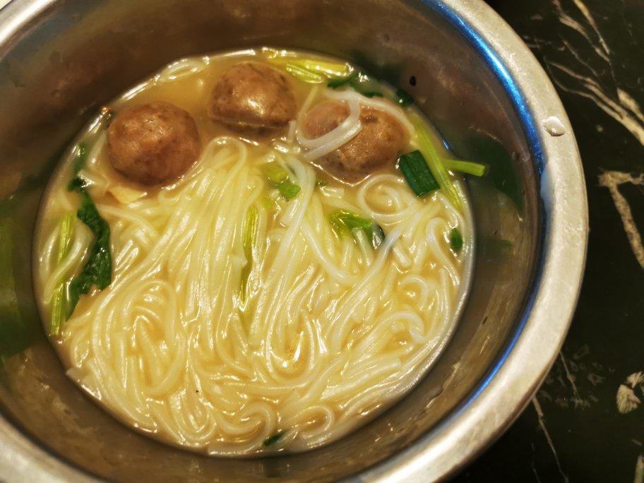 【地方风味】广东潮汕的标志——牛肉丸粿条汤