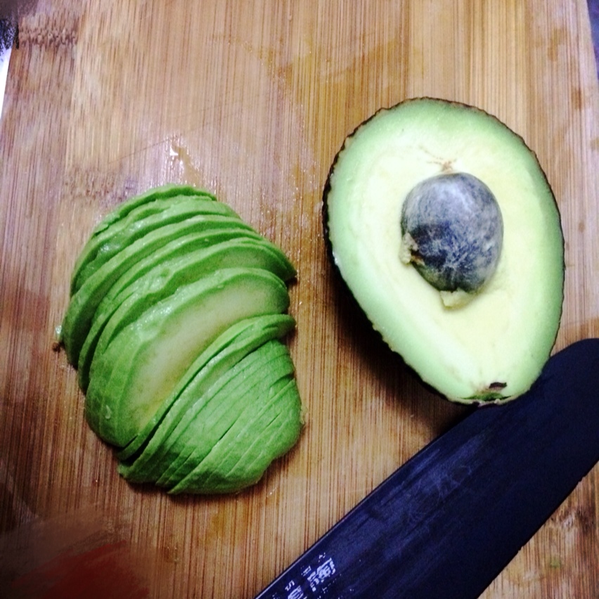 如何剥出一顆完美的牛油果