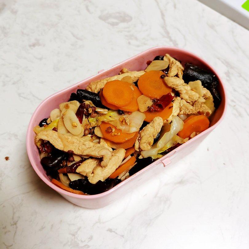 厨师长教你：“手撕包菜”的家常做法,简单又不失美味
