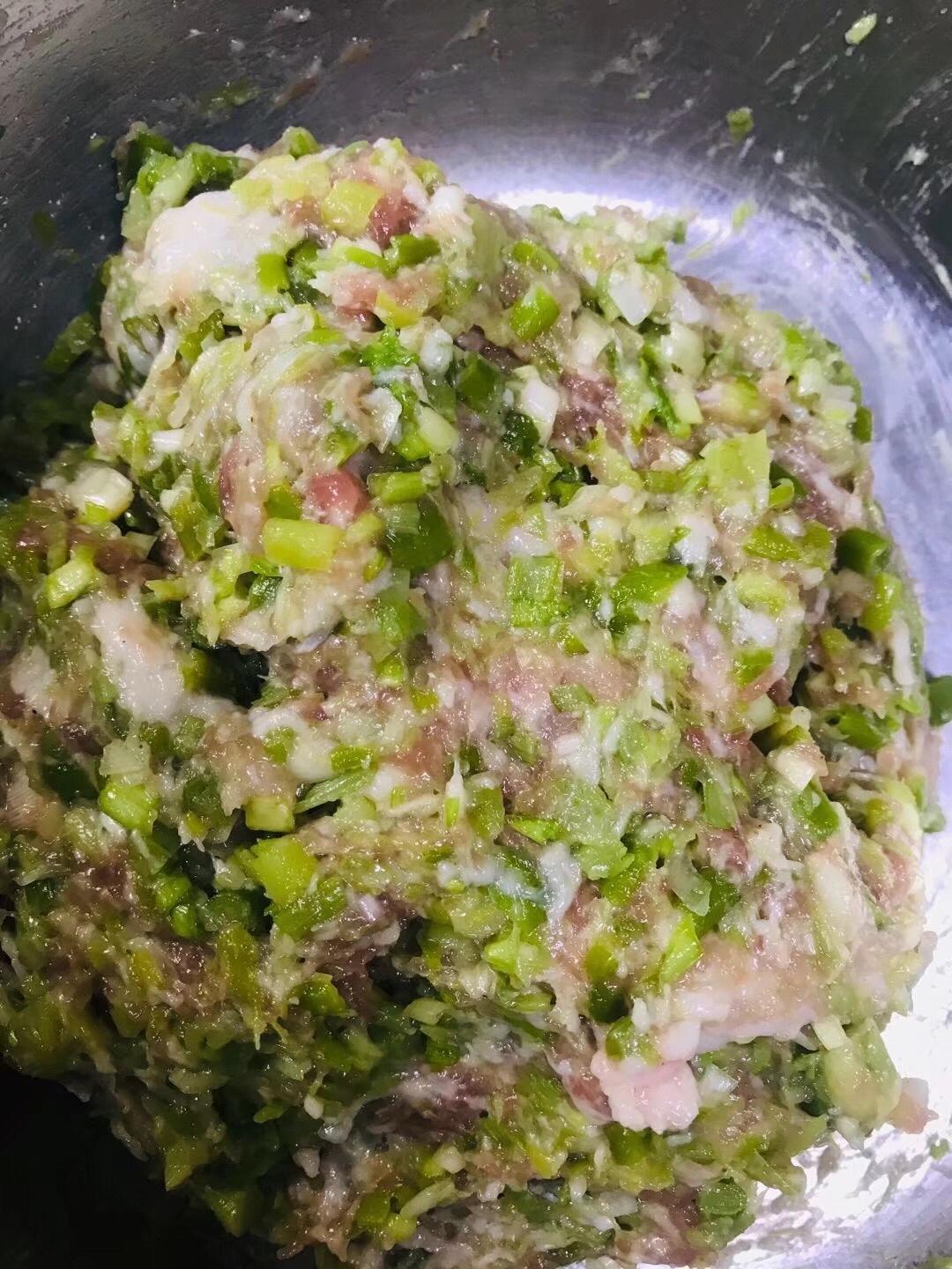 蒜薹香葱猪肉饺子