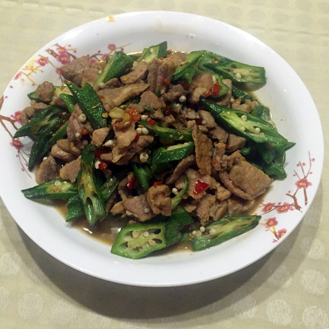肉末炒秋葵
