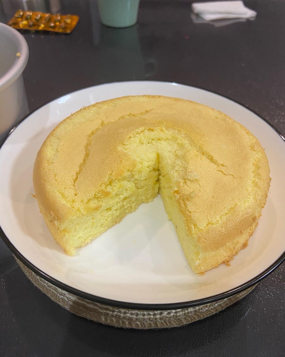 超简单完美戚风蛋糕（6寸2蛋）附打发、翻拌、脱模视频