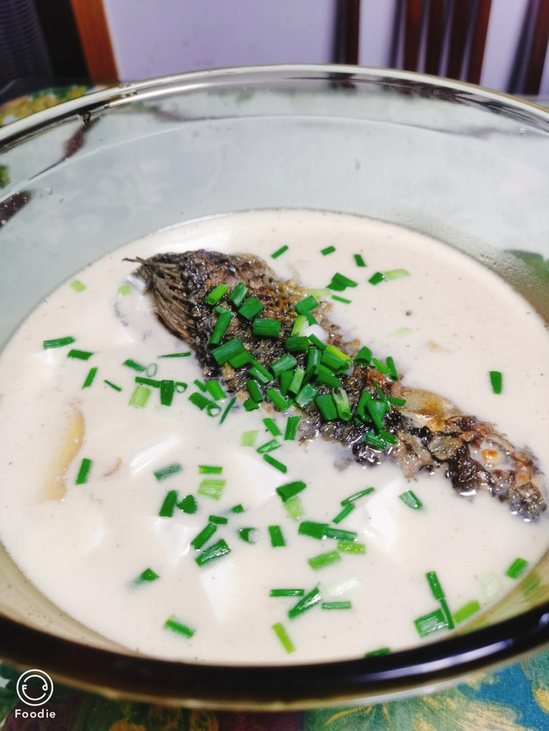 奶白鲫鱼豆腐汤|一条鱼最后的温柔