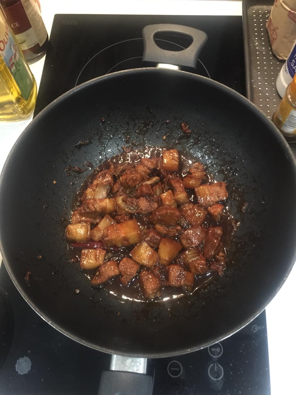 不焯水不放油的家常红烧肉