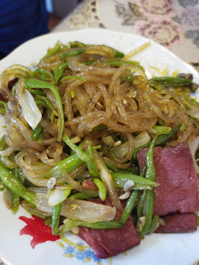 中独中做的豆角丝炒粉条