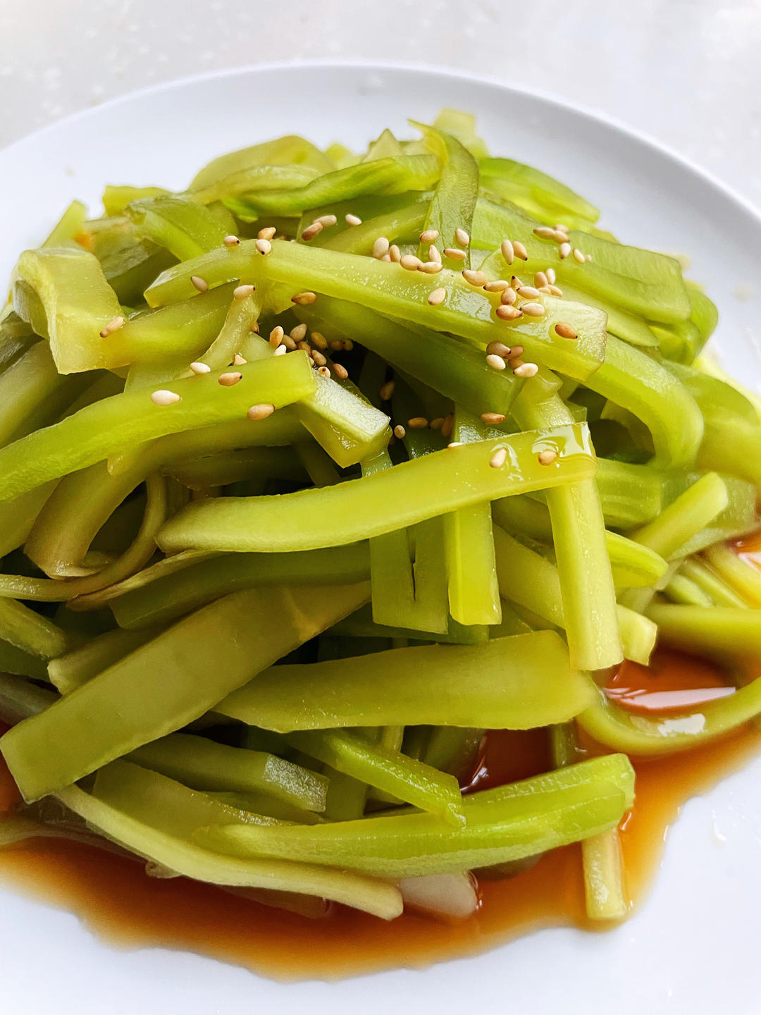 凉拌莴笋
