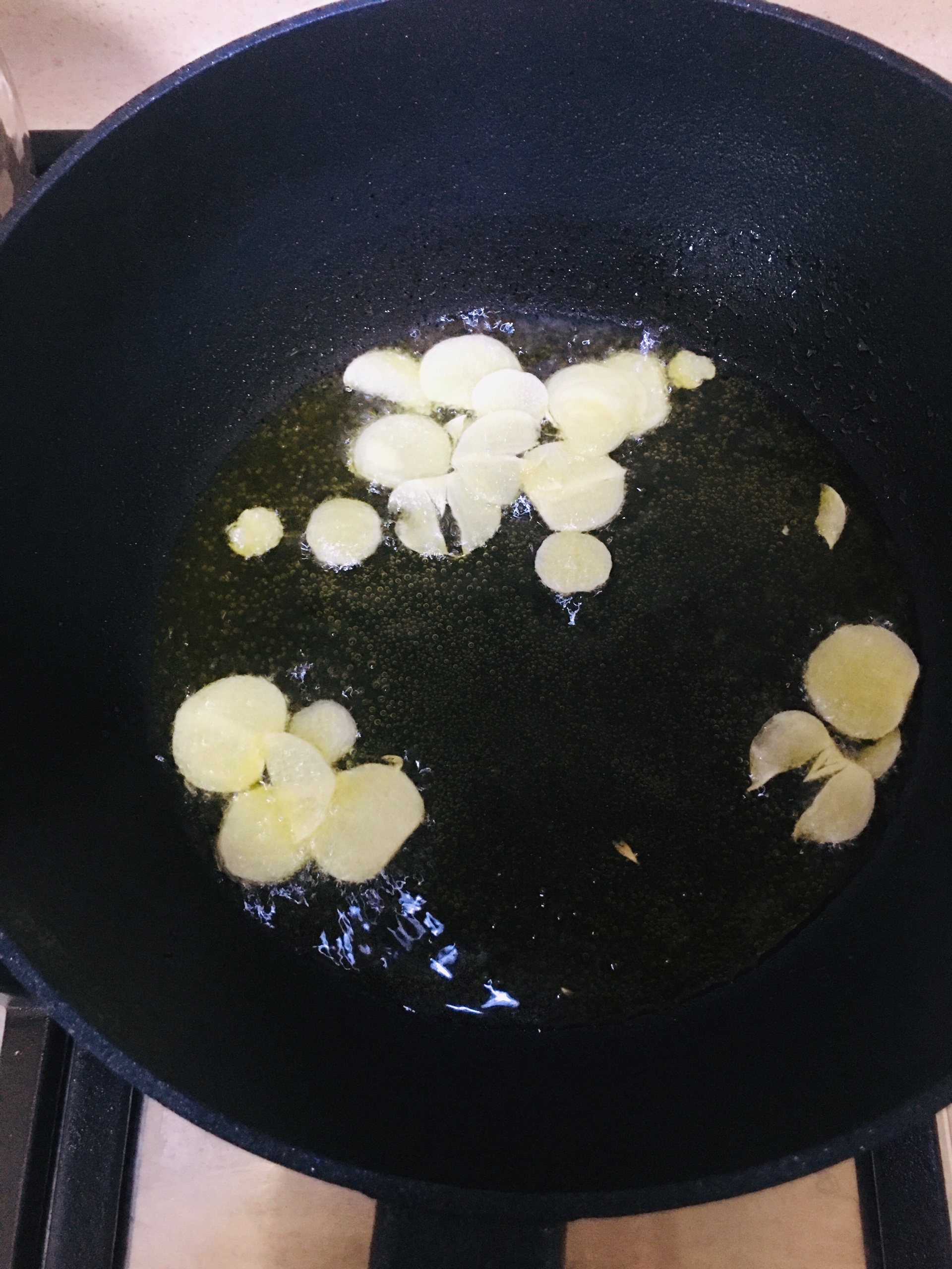 蒜香黄油培根意面的做法 步骤3