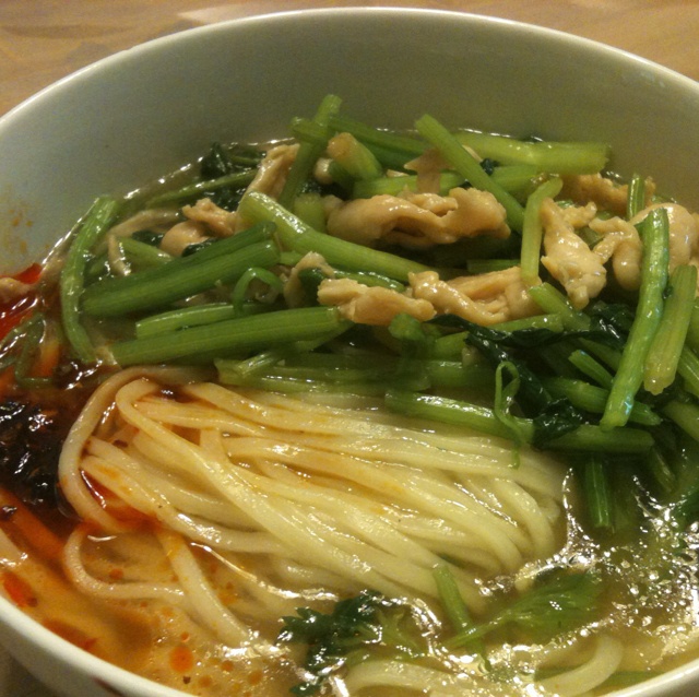 芹菜肉丝面