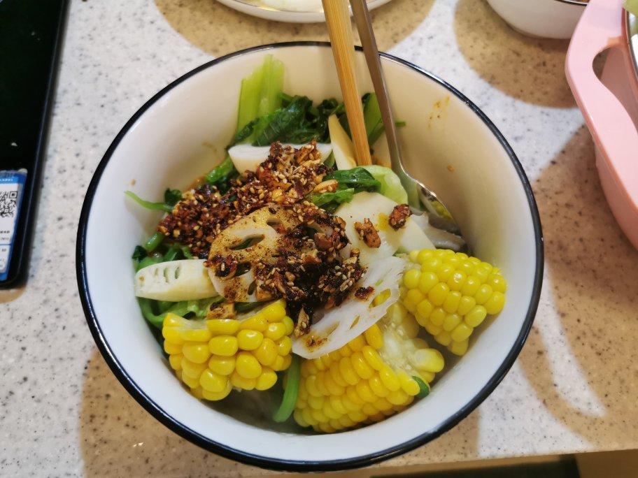 比麻辣烫好吃百倍的麻辣拌，浓郁鲜香麻辣又上瘾