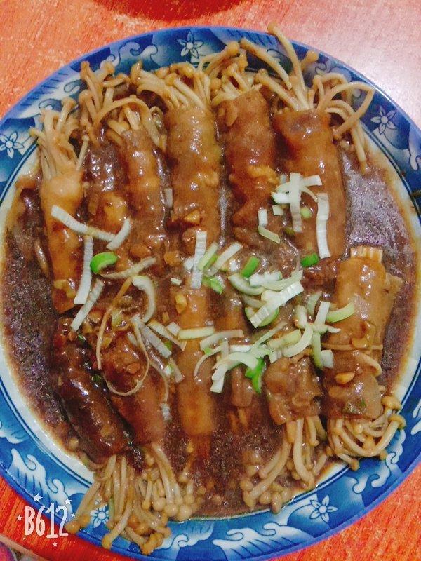 【金针菇肥牛卷】