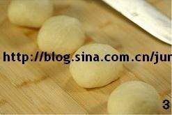 椰蓉花形面包的做法 步骤3