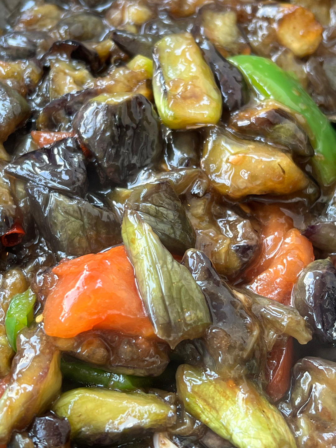 红烧茄子（佐西红柿尖椒）