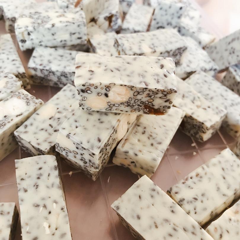 黑芝麻花生牛轧糖