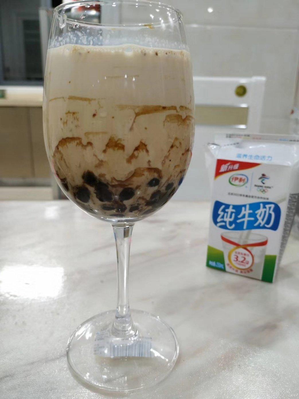 黑糖珍珠鲜奶-在家喝鹿角巷
