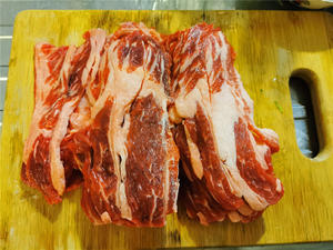 【生酮低碳】生炒烤肉，附嫩肉腌制法。的做法 步骤1