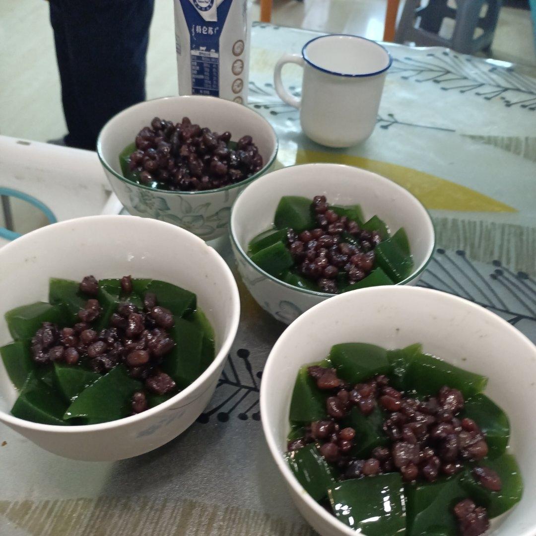 艾草的另一种清凉吃法- -艾草凉粉，不要高热量的青团