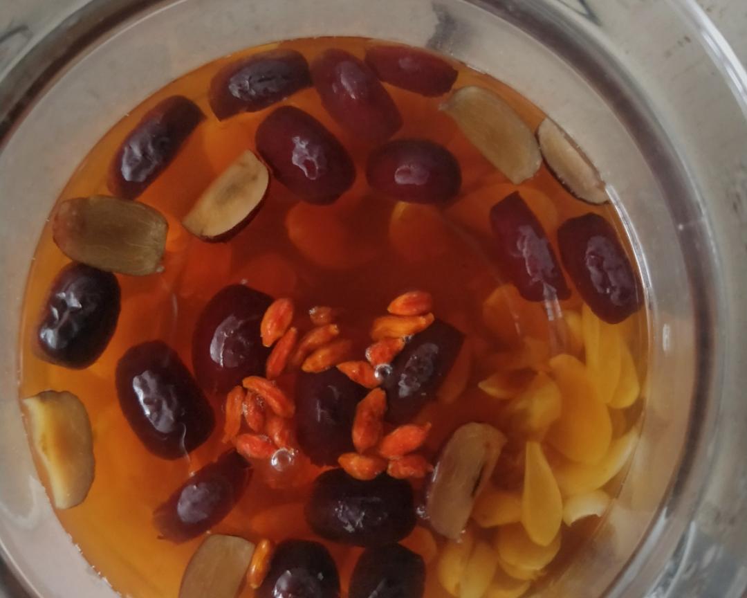 百合红枣枸杞汤