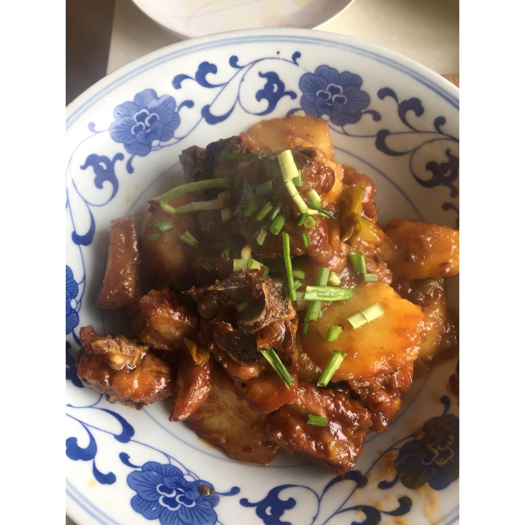 土豆烧排骨