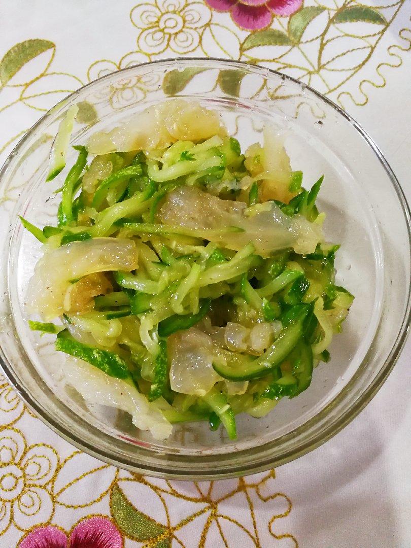 飘云做的海蜇丝拌黄瓜
