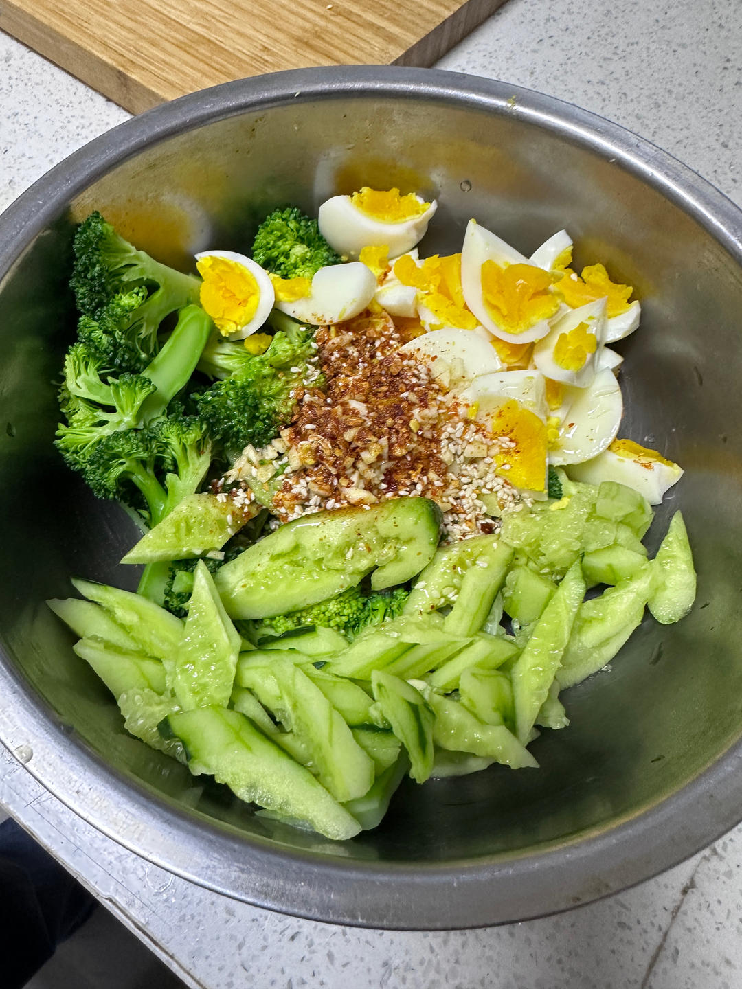 减脂，凉拌西兰花黄瓜鸡蛋