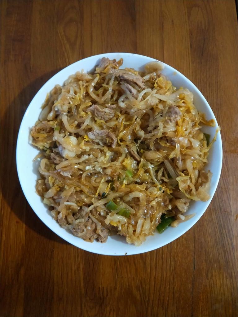 酸菜炖五花肉
