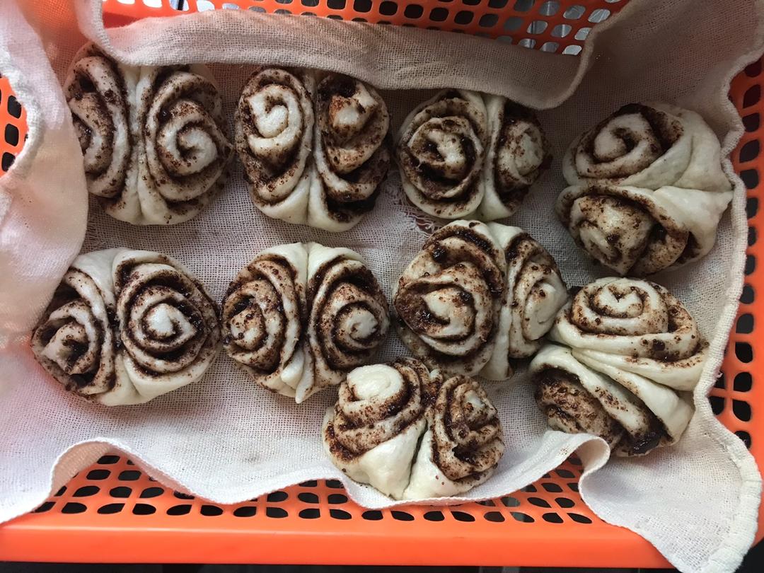 碧波荡漾葱油花卷｜附葱花不变黄小技巧