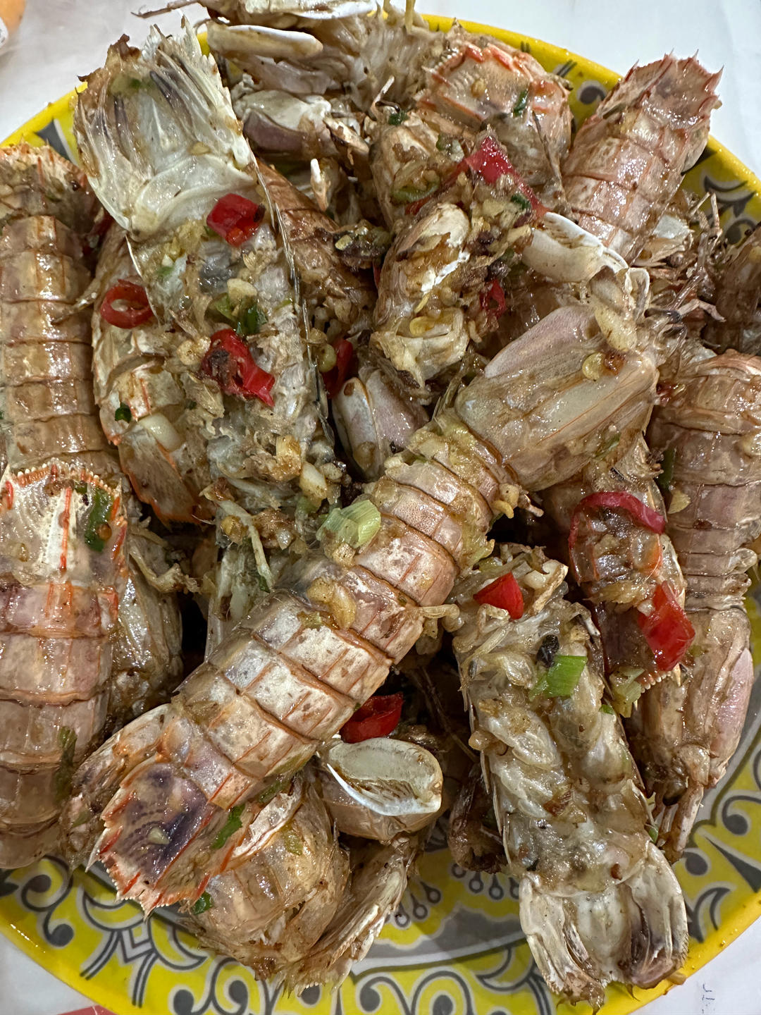 无油炸版的椒盐皮皮虾和巧拨虾壳的方法