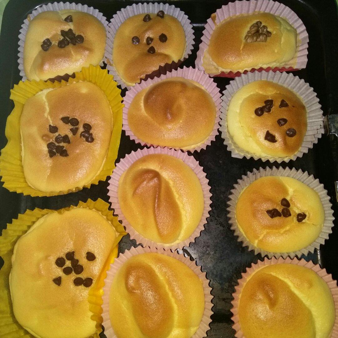 戚风杯子蛋糕^_^不开裂不回缩喔～