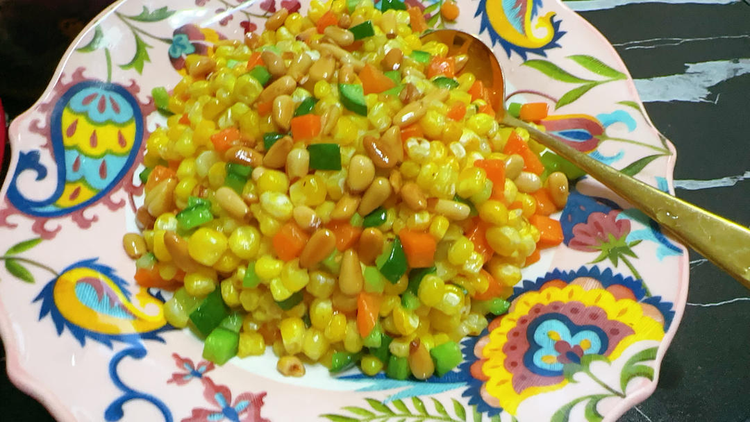 营养素食松仁玉米