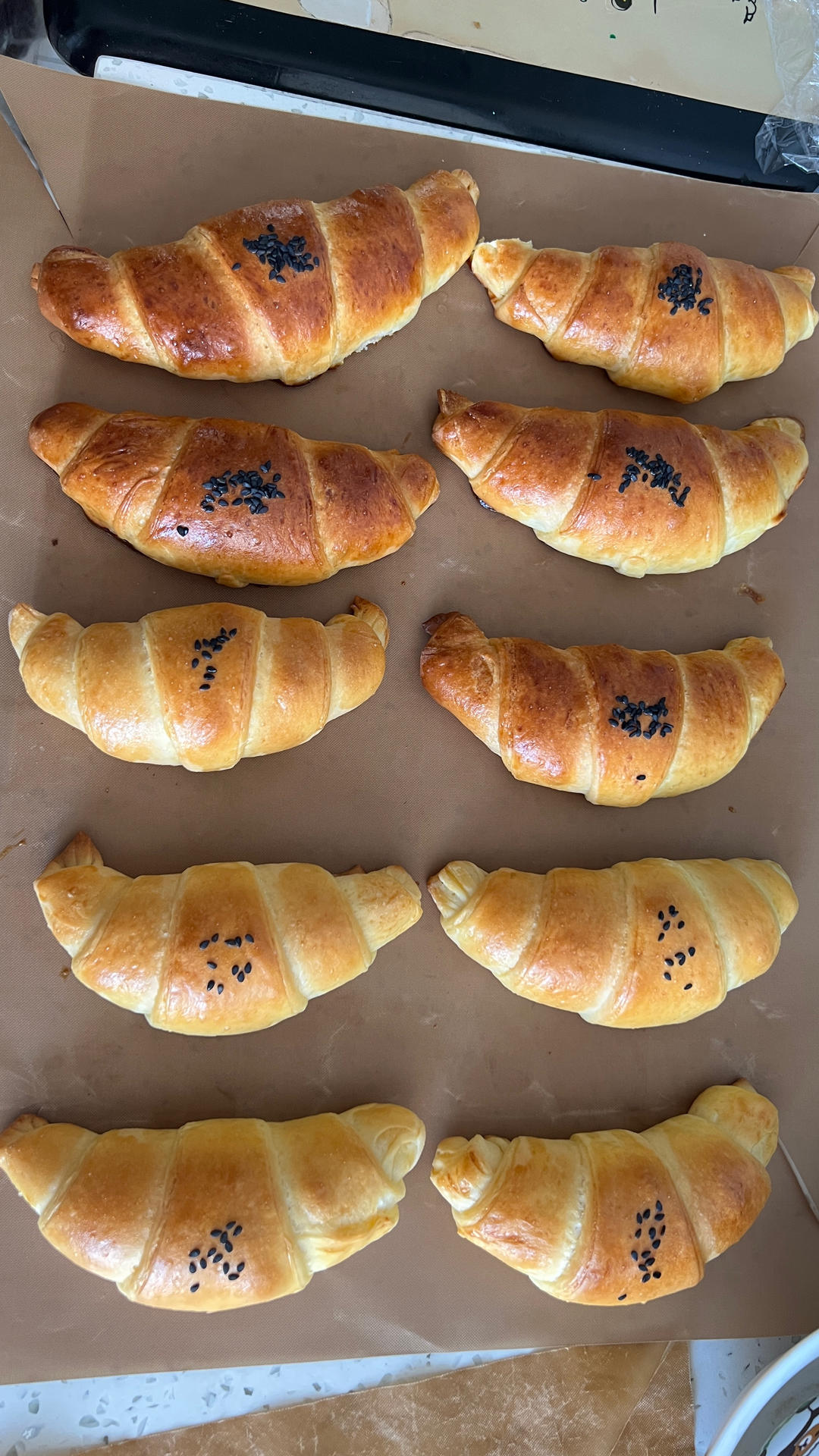 香酥泡乎牛角包•想不到这样处理面团吧‼️一次发酵