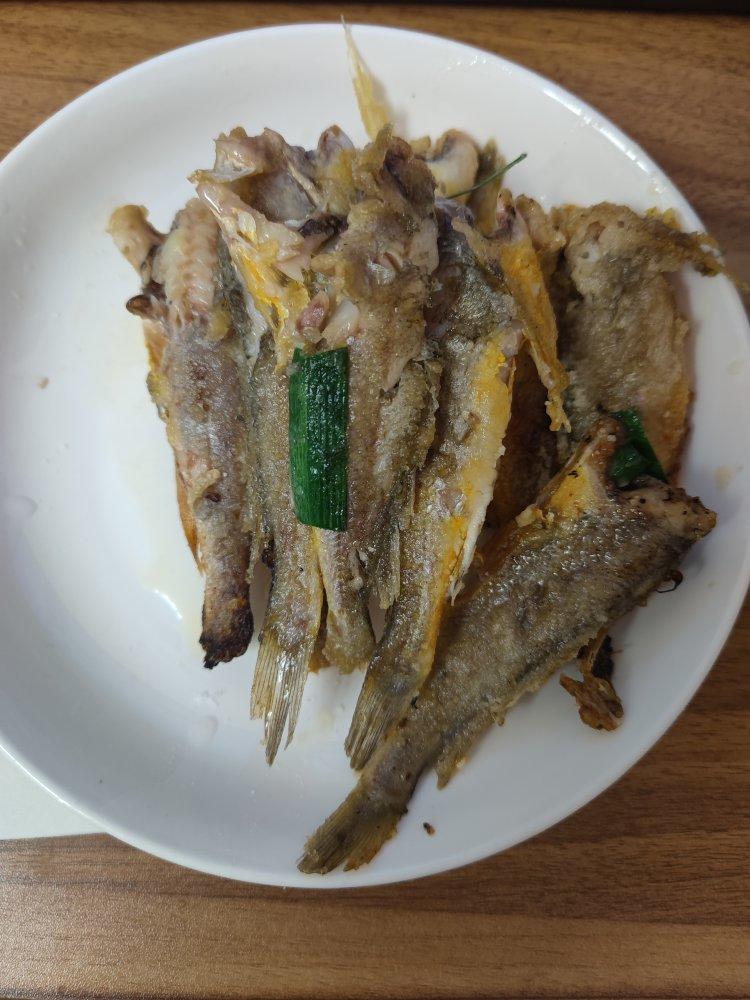 香煎小黄鱼