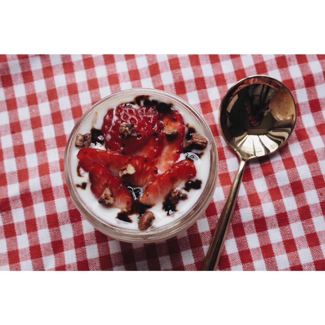 “豪华”酸奶的16款简易topping