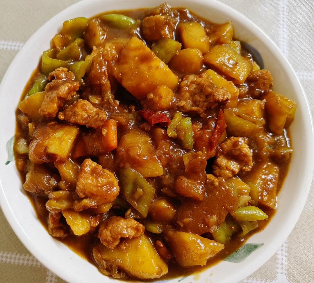 五花肉茄子炖土豆